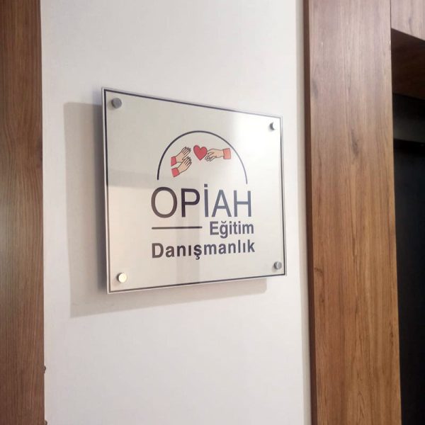 Pleksi kapı isimliği, kapı tabelası